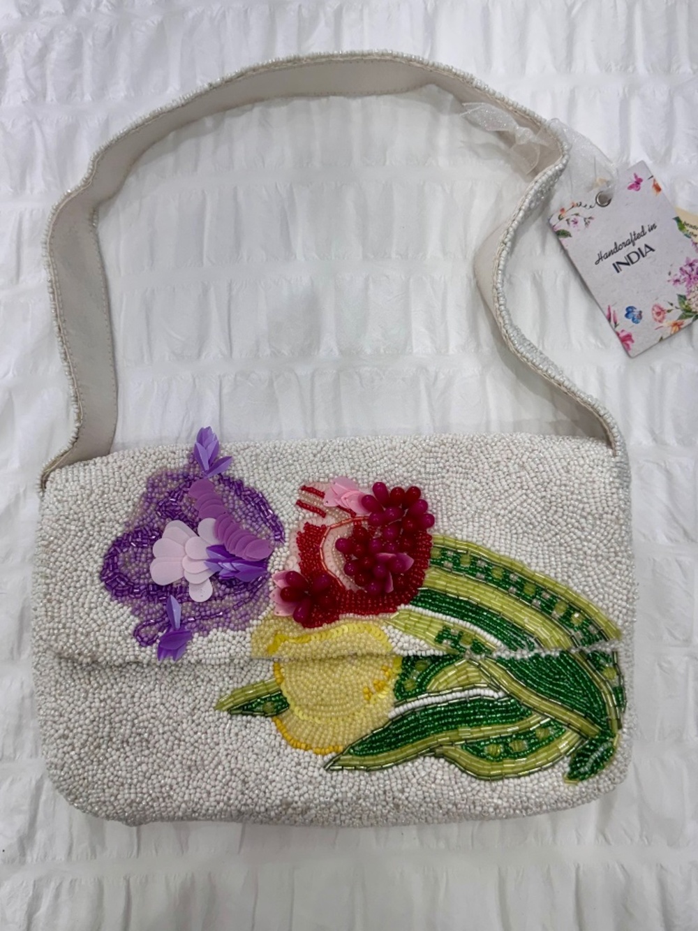 🌸 Hand-Beaded Floral Statement Bag – Soft Elegance with a Pop of Color 🌸